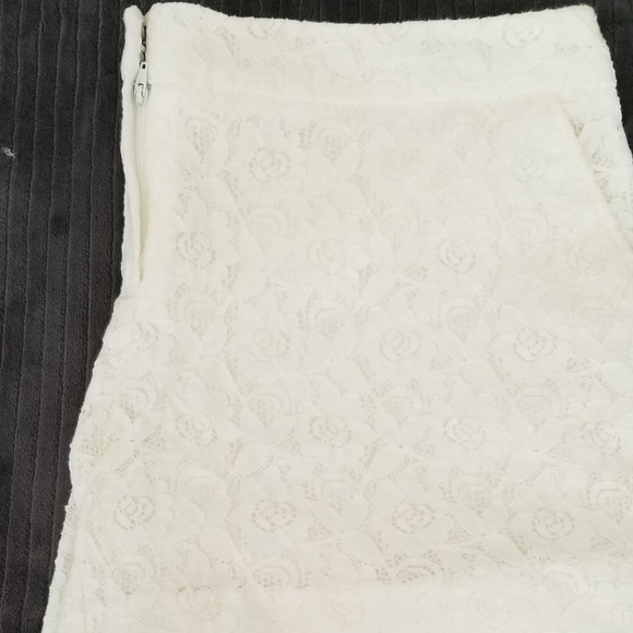 White Lacy Pin Up  Shorts By Lila Rose Size 14 - Picture 2 of 8